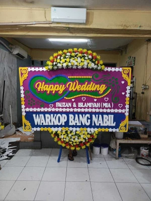 Papan Bunga di Karang Harja Cisoka